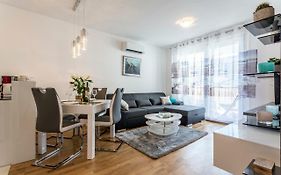 Apartment Luka